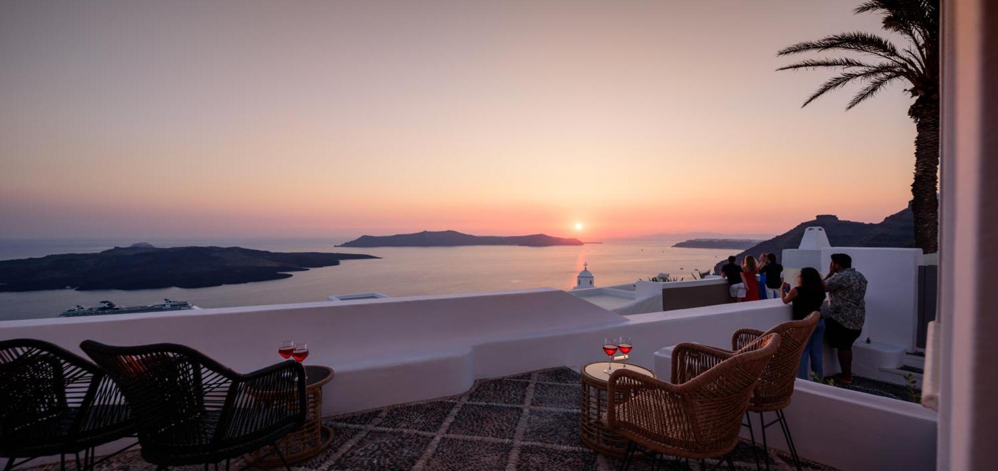 Anemos Family Suites Fira  Exterior foto